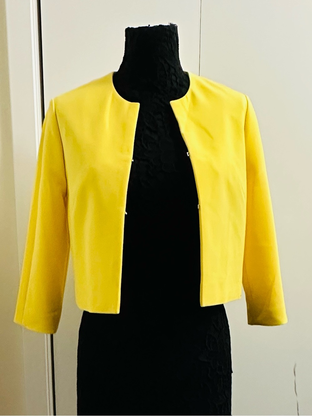 HUGO BOSS Jileki Lemon Yellow Cropped Blazer Jacket US 2 NWT